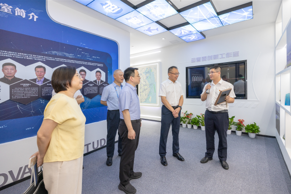 中国民航工会赴杭州机场开展高温慰问并调研